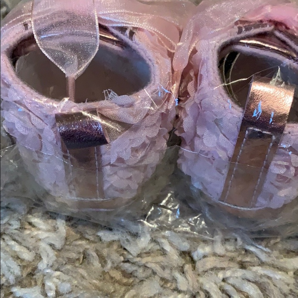 Shoes - Picture 3 of 7